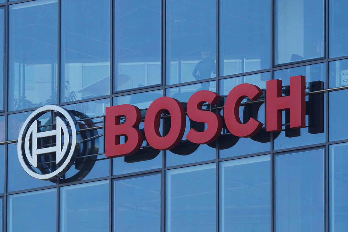 bosch-commemorates-100-years-of-bosch-car-service