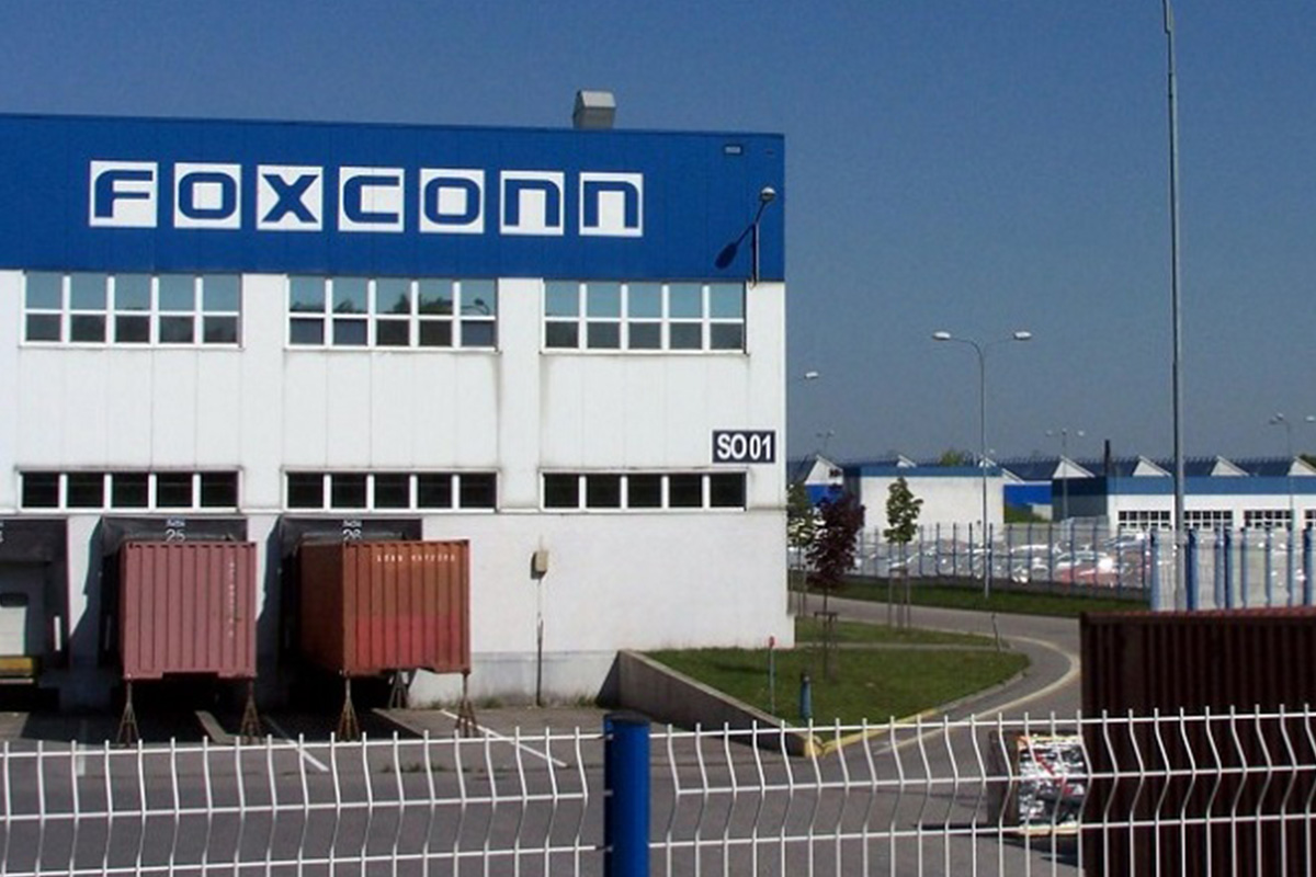 foxconn-and-gogoro-announce-strategic-partnership-to-accelerate-the-expansion-of-gogoro’s-battery-swapping-system-and-smartscooters