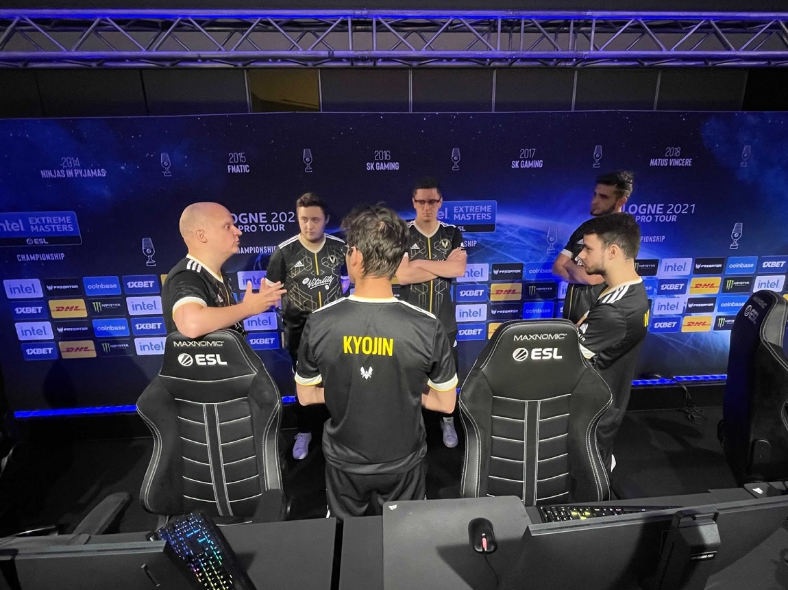 esports-first-as-vitality-cs:go-team-wear-jersey-chosen-by-fans-on-socios.com-at-iem-cologne