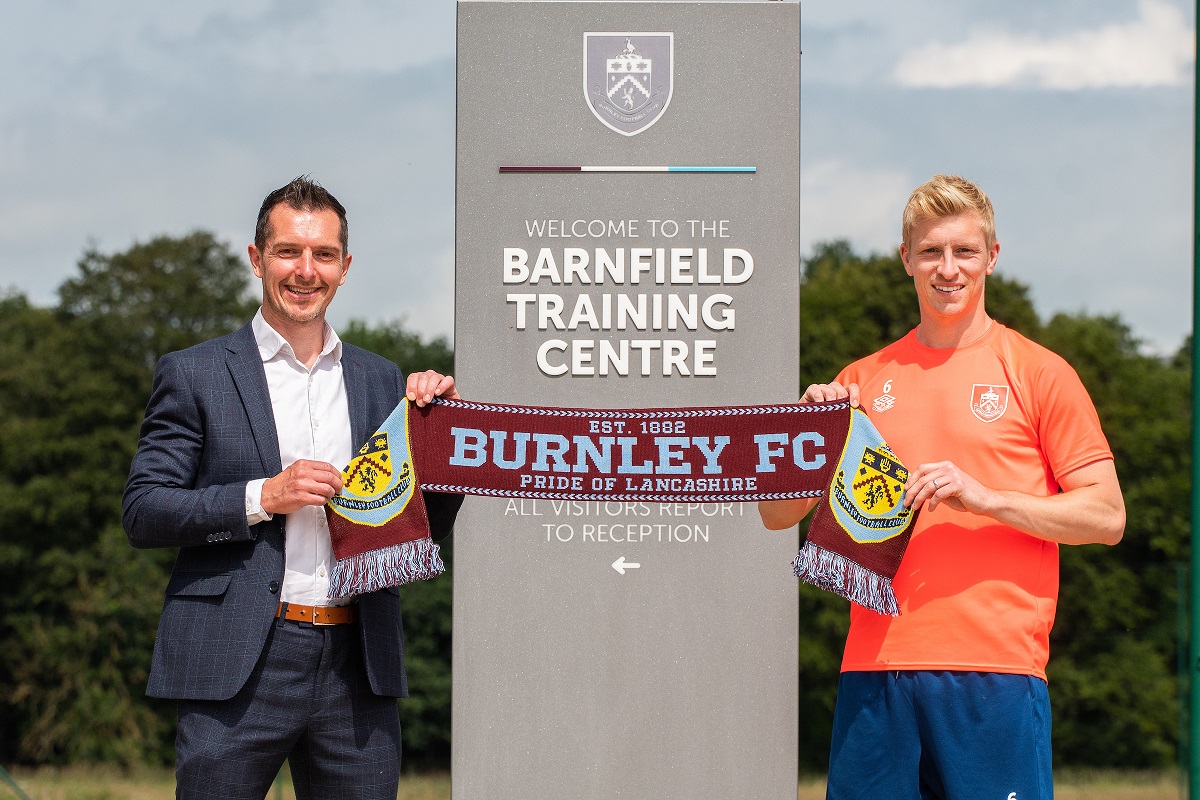 spreadex-reaches-the-premier-league-after-multi-million-pound-shirt-deal-with-burnley-fc