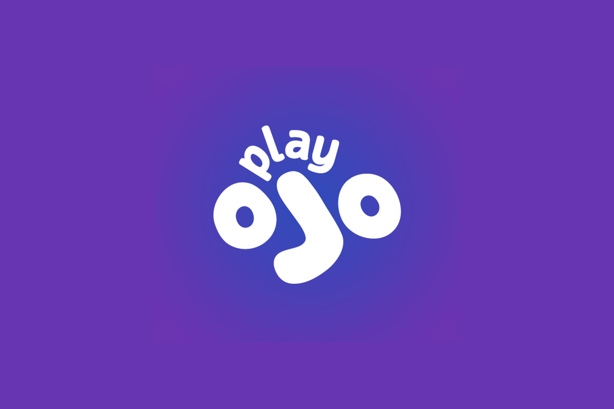 popular-online-casino-fends-off-big-name-brands-such-as-sky-and-superdrug-to-take-home-two-trophies-at-the-social-media-awards-2021