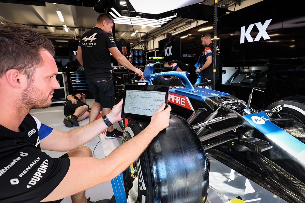 kx-named-official-supplier-of-real-time-data-analytics-to-alpine-f1-team-in-global-partnership-agreement