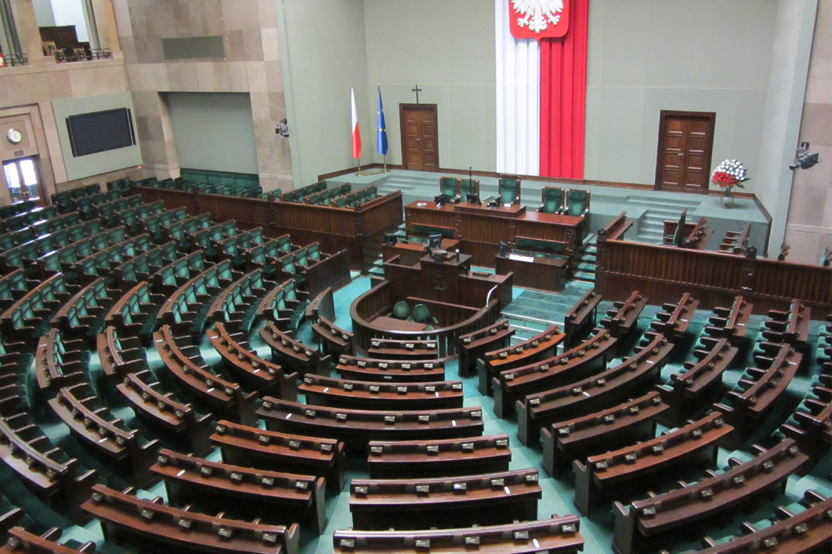 polish-authorities-issue-warning-on-illegal-gambling