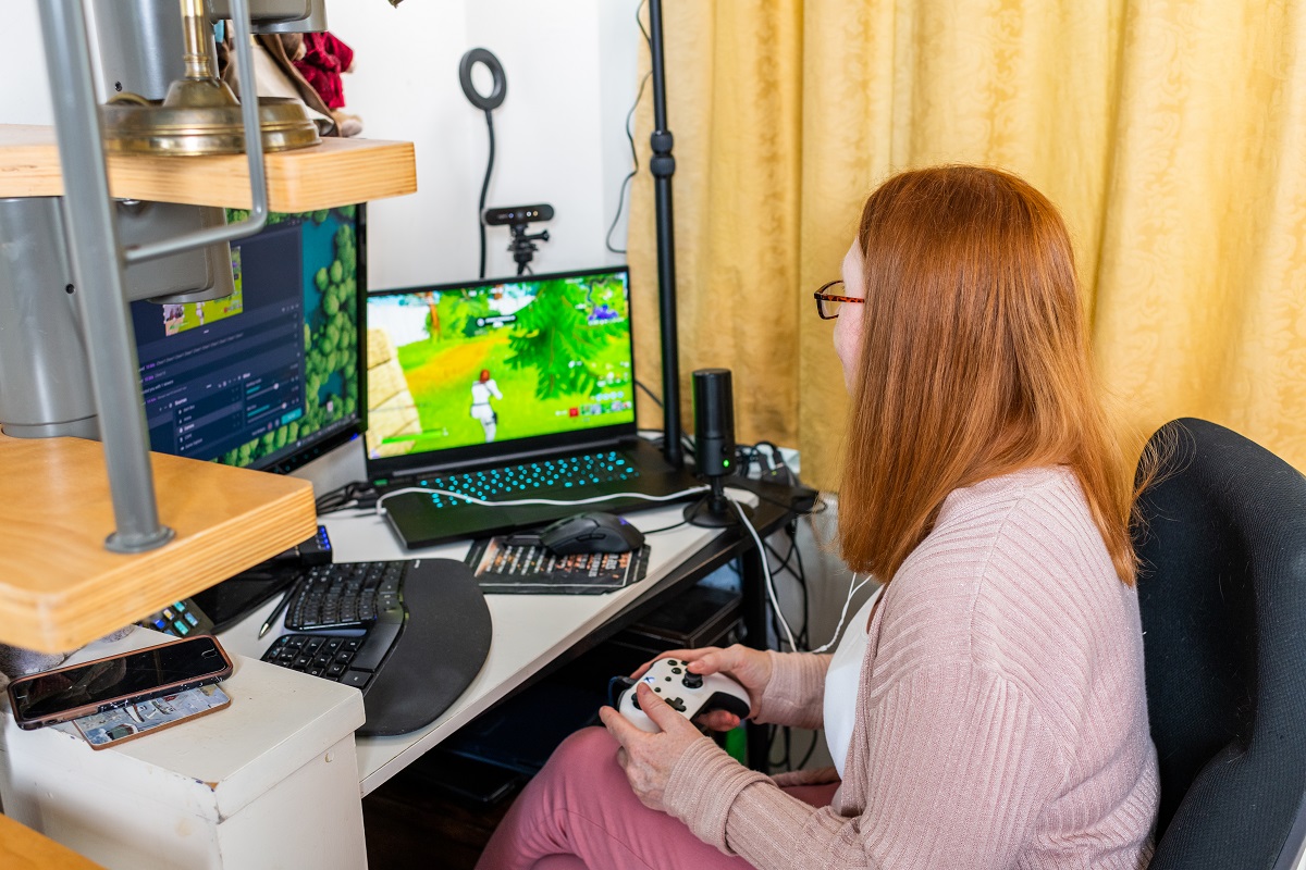 galaxy-racer-signs-benjyfishy’s-mother,-anne-‘mamabenjyfishy’-fish,-as-a-new-content-creator
