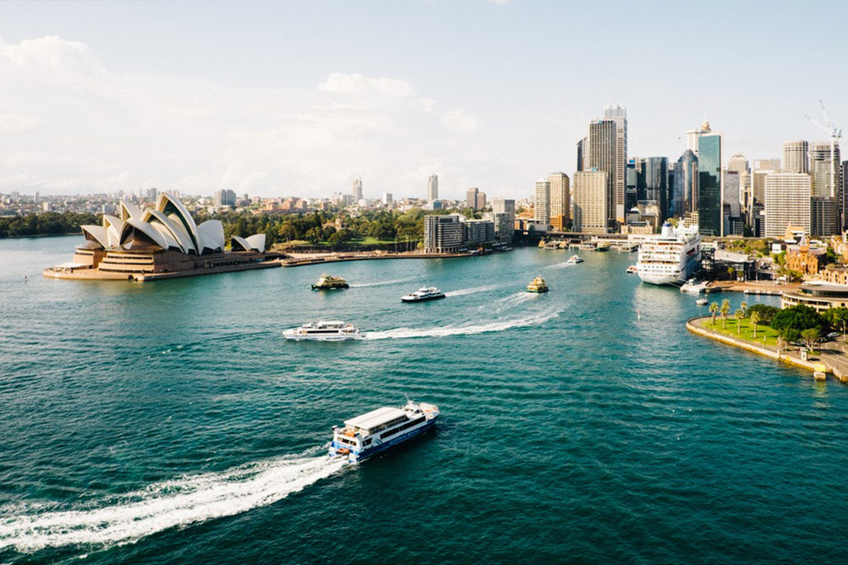 australia:-national-research-reveals-online-habits-double-in-a-decade