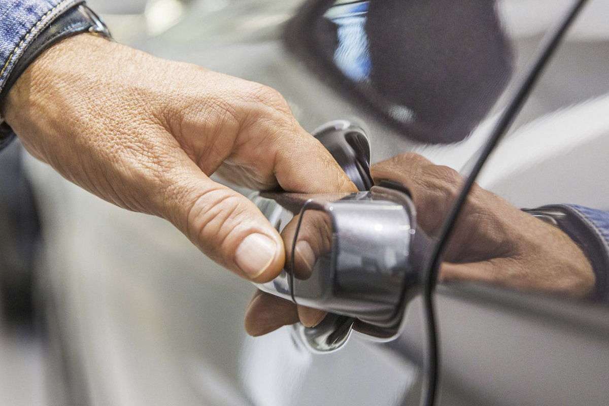 vehicle-exterior-door-handle-market-is-expected-to-globally-reach-$94-billion-by-2032-at-5.1%-cagr:-allied-market-research