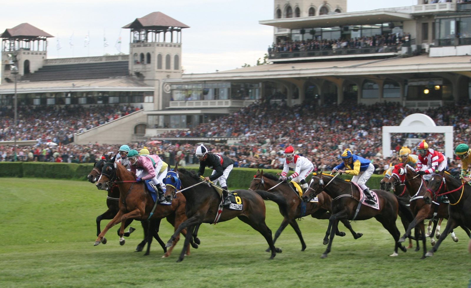 sis-to-sponsor-race-on-prestigious-clasico-el-ensayo-day-at-club-hipico
