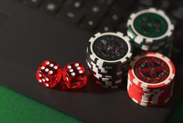 india:-six-people,-including-cops,-arrested-after-ranchi-police-busts-illegal-gambling-den