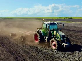 trimble-to-provide-advanced-positioning-systems-to-sabanto-for-enhanced-autonomous-tractor-performance