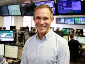 flutter-ceo-peter-jackson-signals-bid-interest-in-italy’s-main-lottery-licence