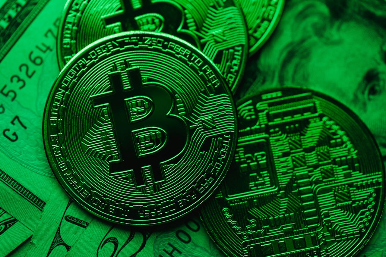 Bitcoin’s recent surge in value has several reasons behind this growth that reflect the broader dynamics of the cryptocurrency market