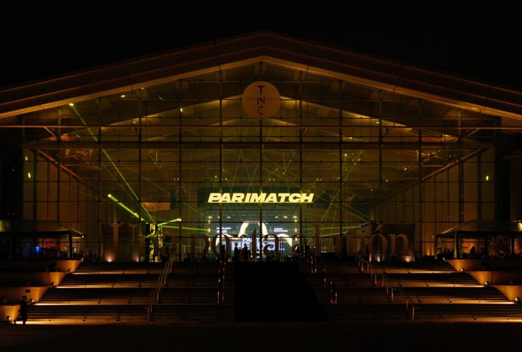 parimatch-empowers-barcelona-with-electric-yellow