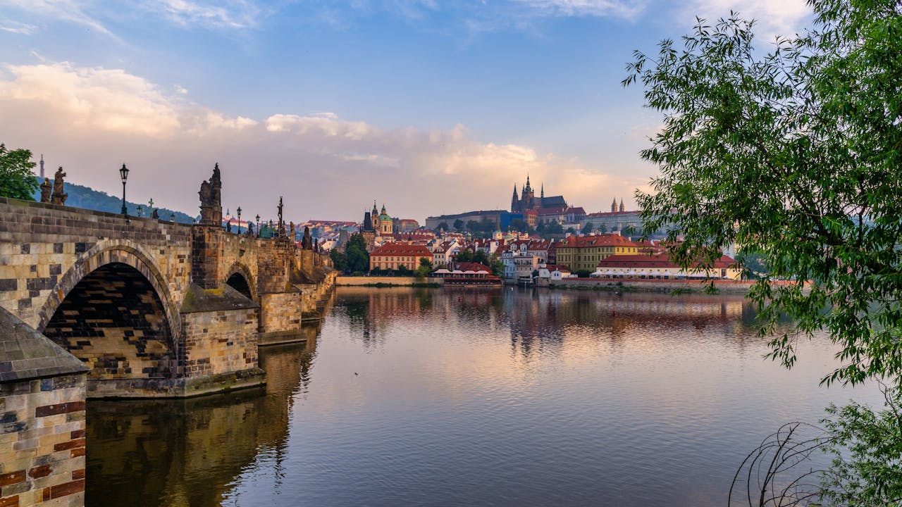 Prague Gaming & TECH Summit 2025 featuring experts in iGaming, fintech, AI, blockchain, and digital marketing.