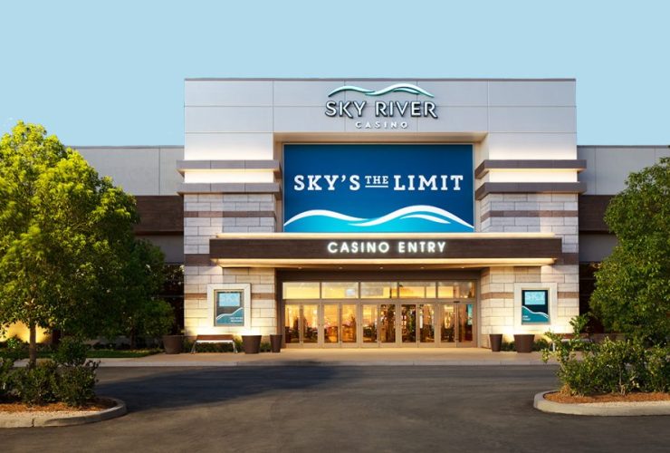 sky-river-casino-guest-wins-half-million-dollars-playing-progressive-blackjack