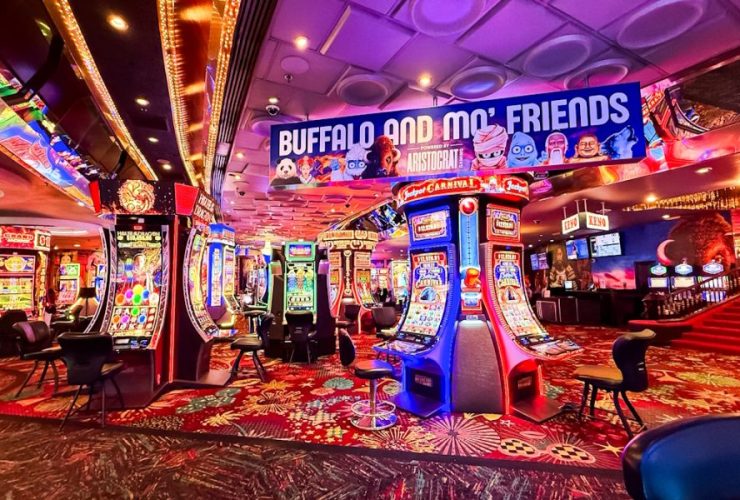 plaza-hotel-&-casino-partners-with-aristocrat-gaming-to-debut-downtown’s-first-buffalo-&-mo’-friends-slot-area