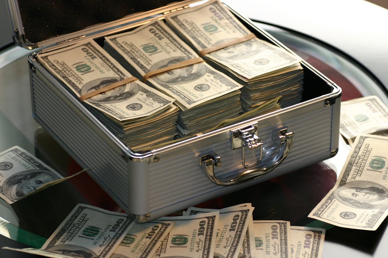 encore-boston-harbor-guest-hits-$1.6-million-jackpot-on-ags’-royal-9-baccarat-progressive