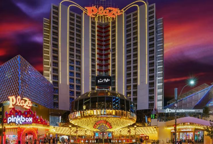 celebrate-st.-patrick’s-day-at-the-plaza-hotel-&-casino’s-carousel-bar