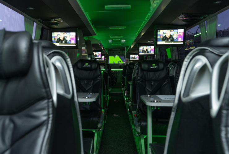 midnite-runs-free-coaches-for-southampton-fans-to-fa-cup-semi-final-at-wembley