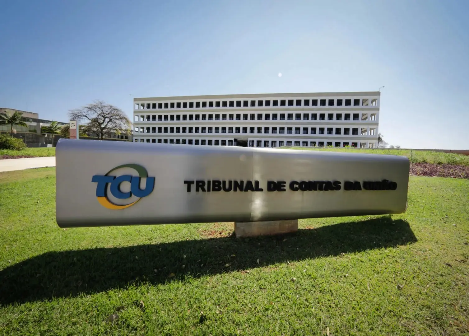 brazil-betting-regulation:-new-advertising-restrictions-&-aml-rules