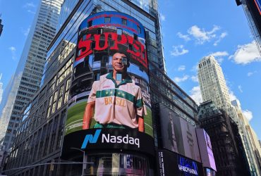 superbet-honors-cafu-with-times-square-campaign-for-2026-collection
